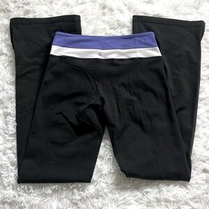 Lululemon Groove Pant blue/white band reversible to blue with writing size 6